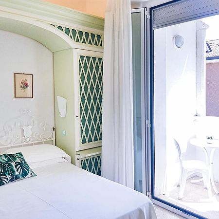 Hotel Orizzonte Белариа-Игеа Марина Екстериор снимка