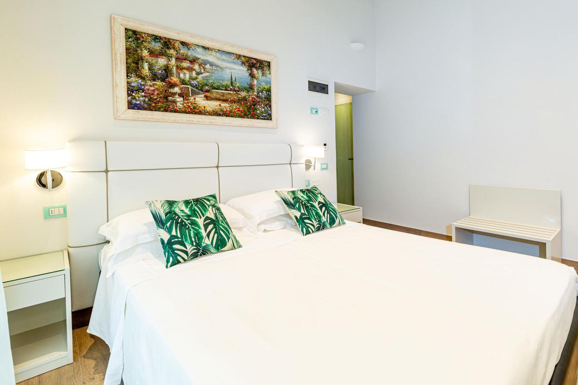 Hotel Orizzonte Белариа-Игеа Марина Екстериор снимка